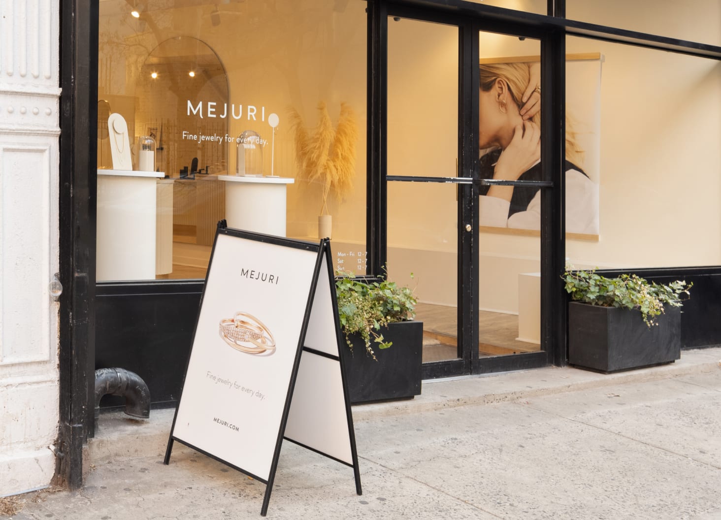 Stores like mejuri hotsell